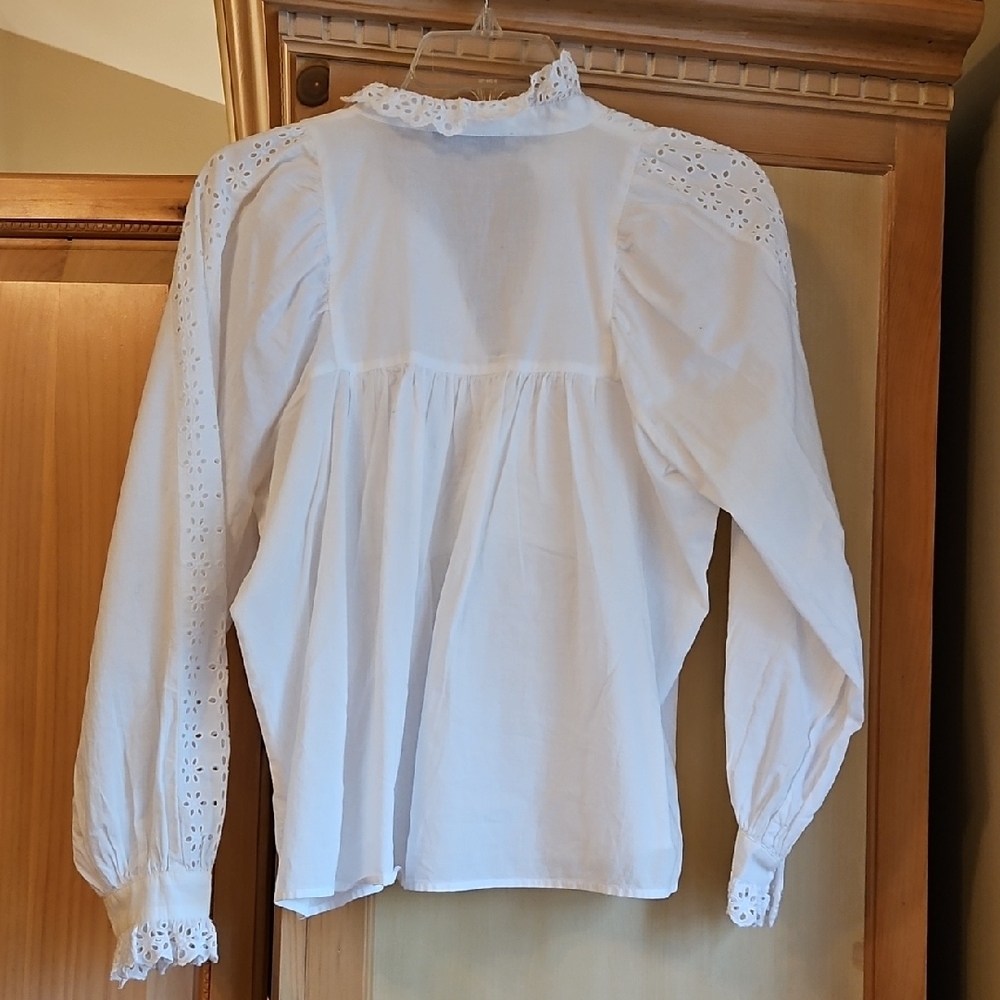 🌟LOFT White Lace Detail Blouse🌟 - Picture 3 of 6